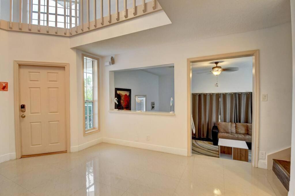 5 Bedroom Mansion With Pool And Non-Heated Jacuzzi Games In Boynton Beach Eksteriør bilde