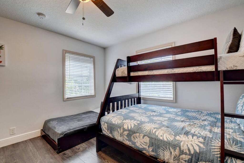 5 Bedroom Mansion With Pool And Non-Heated Jacuzzi Games In Boynton Beach Eksteriør bilde