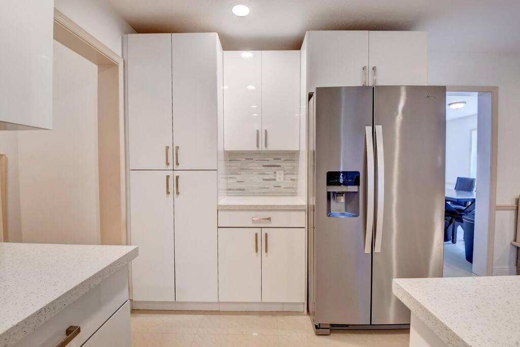 5 Bedroom Mansion With Pool And Non-Heated Jacuzzi Games In Boynton Beach Eksteriør bilde