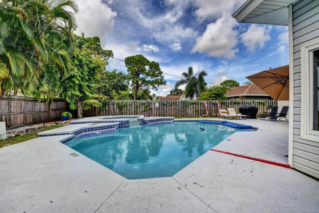 5 Bedroom Mansion With Pool And Non-Heated Jacuzzi Games In Boynton Beach Eksteriør bilde
