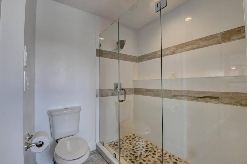 5 Bedroom Mansion With Pool And Non-Heated Jacuzzi Games In Boynton Beach Eksteriør bilde